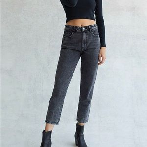 Zara Trafaluc Washed Black Denim High Rise Mom Jeans Size 4